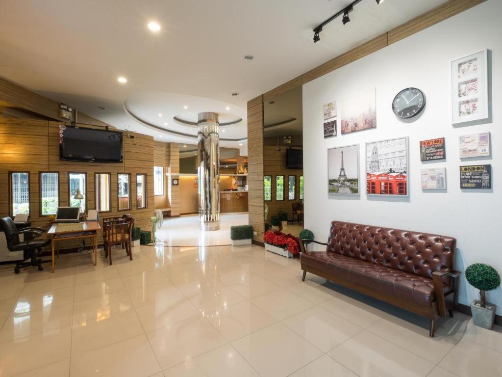 New Suanmali Hotel Bangkok Exteriör bild