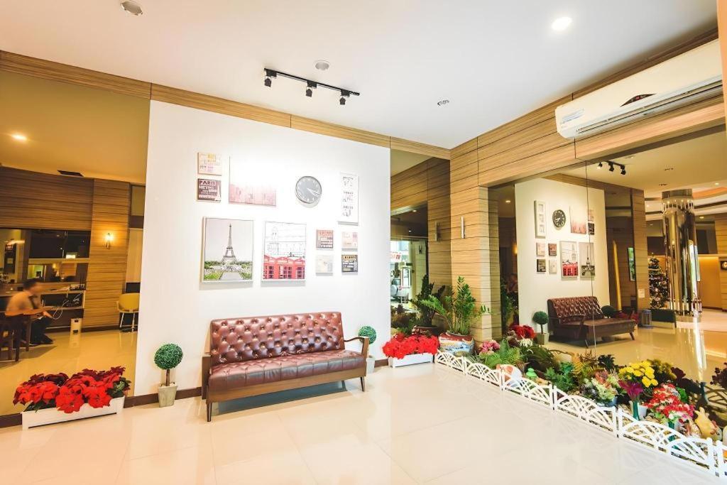 New Suanmali Hotel Bangkok Exteriör bild